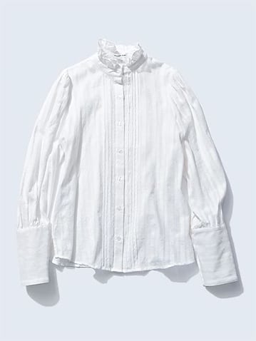 LACE×STRIP： 白ブラウス 31,900円／デザイナーズ リミックス（コロネット）　繊細なレースをストライプ柄のように配置。甘さたっぷりでも、クリアな白でシンプルに。