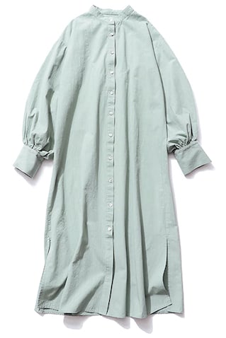 ハンサムな形で淡いパステル　● ライトグリーン2wayワンピース（WEB限定） 7,700円／Ungrid■首元にヨーク切り替えをあしらったゆったりフォルム。太めのカフス＆サイドスリットがメリハリ役に。