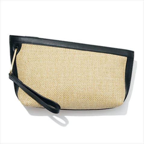 「ストローとレザーの異素材MIX」 クラッチバッグ 31,900円／ORSETTO（オルサ）　不規則なシェイプでモダンに。