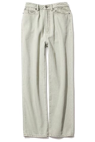 グリーンデニムパンツ 7,150円／AZUL BY MOUSSY（バロックジャパンリミテッド）