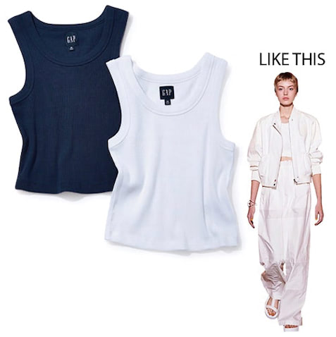 【少し短め丈のタンクトップ】タックインのバランスを考えず済む。●タンクトップ 各2,490円／Gap（Gap新宿フラッグス店）　カーディガンなど、ざっくりニットの下に着たいショート丈。インしなくてもバランスよく着られることに加え、短丈というデザイン性によって夏場1枚で着ても“もつ”ものが重宝しそう。