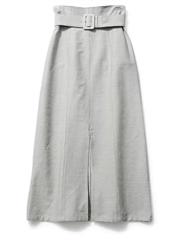 ハイウエスト＆ワイドベルトで脚を長く細く補正： グレースリットスカート 7,997円／SLY（バロックジャパンリミテッド）　丈が長いためローヒールの靴でもバランス良好。深めのスリットで美脚へアシスト。