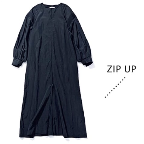 黒ジップワンピース 17,600円／emmi atelier（エミ ニュウマン新宿店）　カサッとしたリサイクルナイロンタフタ素材。