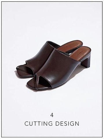 ブラウンサンダル（6） 8,250円／STYLEMIXER（バロックジャパンリミテッド）　細長いフォルム。淡色やカラーボトムをうまく引き締めてくれるダークブラウンは夏に重宝。中底は低反発クッションだから疲れにくい。