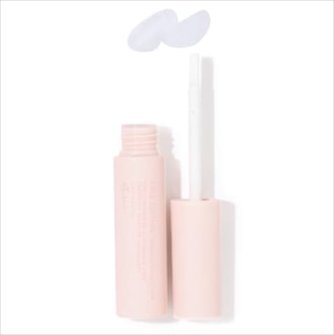 フェイスエディション（プライマー） フォーオイリースキン 1,320円／エテュセ　●小鼻のべたつきや化粧くずれを防ぐ部分用下地。「極薄ヴェール」が毛穴の補整まで行い、セミマットな肌づくりをフルサポート！