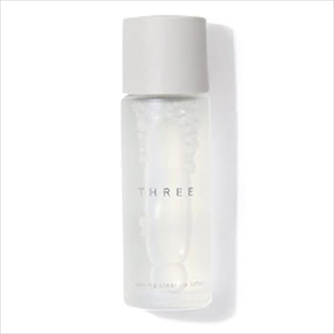 唇のための専用化粧水：   バランシング クリアリップローション 30mL 4,180円／THREE　食事やリップメイクで負担をかえがちな唇をいわたる、リップ専用化粧水。メイクオフ、角質ケア、保湿まででき、皮むけや口紅のノリがよくなる逸品。