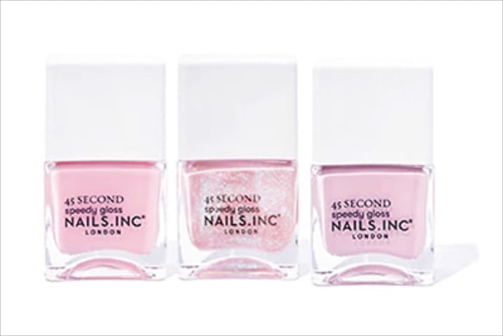 <NAIL POLISH> 「45秒で乾燥完了」〈右から〉ネイルズ インク 45セカンド スピーディ ネイルポリッシュ ナイツブリッジ ナイツ アウト、同 スターリング ミー イン ソーホー、同 フライ バイ アット ヴィクトリア 各14mL 2,530円／TAT　右からシアーピンク、オーロラピンクパール、ペールピンクの発色。