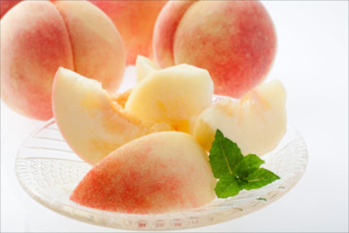 とくに新しく出会いが欲しいという方はイチゴを、誰かに愛されたいという人は桃を食べるとよいと思います。