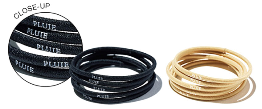 2. HAIR ELASTIC ヘアゴム（5本セット〈黒・ベージュ〉）　各1,320円／プリュイ（プリュイ トウキョウ）　ヘアゴムといえど、こだわりをもって選びたいところ。よく見るとロゴを配したさりげさが光る。