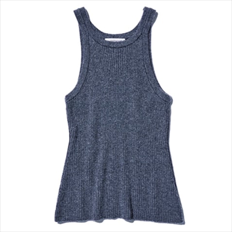 3. KNIT TANK TOP グレーノースリーブニット 25,300円／コズ マニュファクチャード バイ ラッピンノット（ウメダニット）　素肌にニットが心地よい今の季節が新調のタイミング。