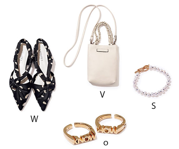 【白と黒でドレスアップ】S.パールブレスレット 11,550円／ともにHh（14 SHOWROOM）　V.レザーチェーンバッグ（17.5×14×4） 24,200円／ジャンニ キアリーニ（ジャンニ キアリーニ 銀座店）　W.サテンシューズ（1.5） 9,680円／ラルート（アバハウスインターナショナル オンラインストア）　o.リングカフ（2個セット） 38,280円／KNOWHOW（ノウハウ ジュエリー）