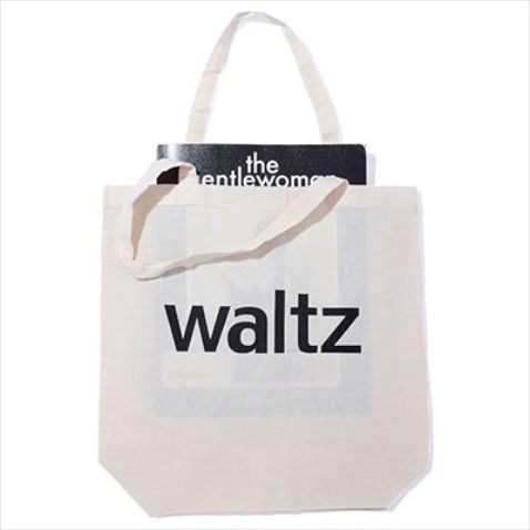 トートバッグ ※店舗で3,000円以上の購入で提供／waltz　おざなりになりがちなサブバッグこそ「らしさ」を貫きたいところ。中目黒のカセットテープ店「waltz」のオリジナルトートバッグは、シンプルなのに印象的なレタードが特徴。雑誌や書類の持ち運びに便利なサイズ。