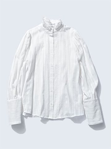 白ブラウス 31,900円／デザイナーズ リミックス（コロネット）　繊細なレースをストライプ柄のように配置。甘さたっぷりでも、クリアな白でシンプルに。