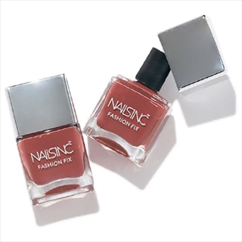 【歴代最高ブラウン】 ネイルズ インク FASHION FIX Just Dropped 14mL 各3,080円／TAT　「肌なじみのいいブラウンの安定感、赤の女っぽさ。2色のいいところをかき集めたような色です。ゴールドアクセとも好相性でお気に入り。手持ちのネイルの中で塗りやすさもNo.1です」（寺澤さん）
