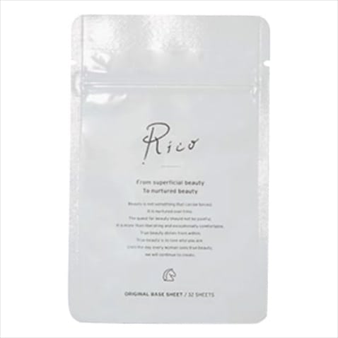 「とかして使うシート状の化粧水」 RICO オリジナル ベースシート（32シート入り） 4,180円 ／RICO cosmetic　⚫︎「2cmほどの長方形シートを少量の水でとかして肌に塗布。あとからクリームを塗る必要はありません。これだけで十分にうるおいます。低刺激なので、肌の調子が悪いときに必ず使います」（木部さん）