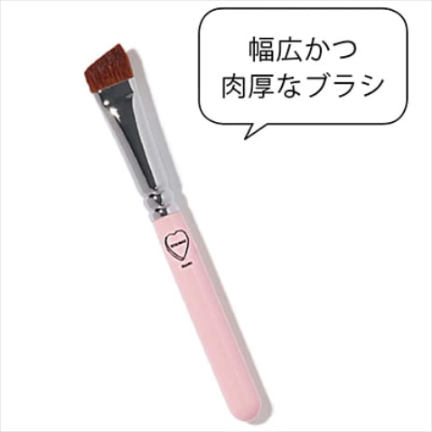 「付属のチップが使えなくなる」 フーミー アイブロウブラシ 熊野筆 1,980円／Nuzzle　⚫︎「同じアイブロウパウダーでもこれを使ったときの発色のよさは一目瞭然。しっかり粉を含んでくれる毛足の長さとやわらかさが絶妙。ささっとパウダーをのせるだけでOKなので時短にもつながりました」（エリさん）