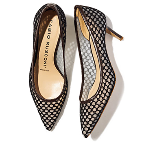 11. MESH PUMPS メッシュパンプス（6.5） 40,700円／ファビオ ルスコーニ（ファビオ ルスコーニ ルミネ有楽町店）　黒に近いダークブラウン。涼しいメッシュ素材で夏のデニムやワークパンツ、ドレスアップシーンにも活躍してくれる頼れる1足。