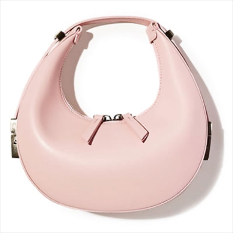 バッグ（10×20×6） 38,500円／オソイ（ウィム ガゼット ルミネ新宿店）