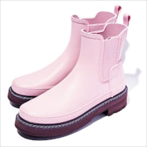 ピンクレインブーツ 19,800円／ハンター（ハンタージャパン カスタマーサービス）　レインブーツの定番・ハンターの新色。
