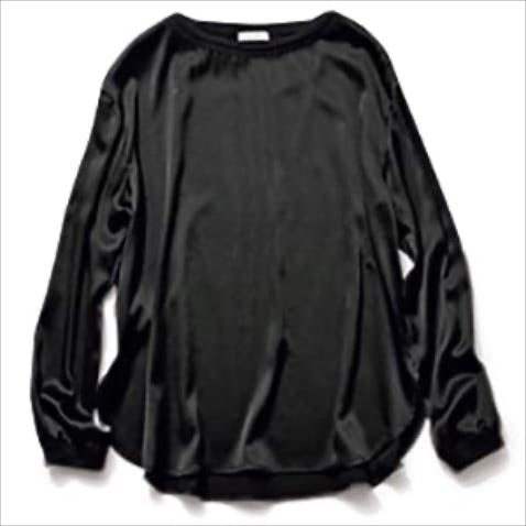黒シルクロングスリーブTシャツ 26,400円／デ・プレ