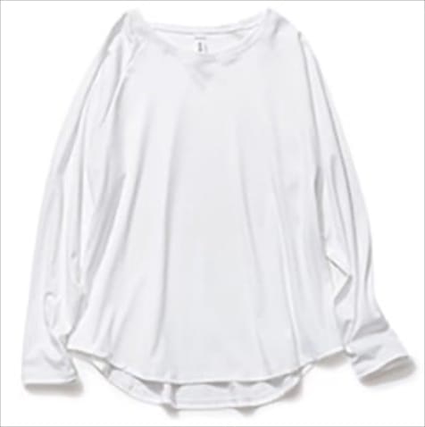 白ロングスリーブTシャツ 16,500円／ヒュッゲ
