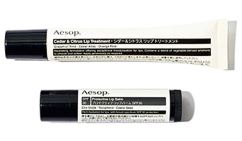 唇を乾燥から守る実力派の2タイプ ⚫︎〈上から〉シダー＆シトラス リップ トリートメント 9mL、プロテクティブ リップバーム 5.5g SPF30 各2,145円／ともにイソップ・ジャパン　上はオイルジェル状で主に乾燥対策。下はSPF効果のあるバーム。