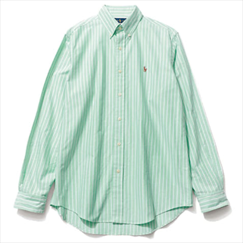 ペールグリーン＋縦じまの飾りも兼ねるビッグシャツ。グリーンストライプシャツ（メンズ） 18,700円／ポロ ラルフ ローレン（ラルフ ローレン）　はおりとしても使いやすい、適度な厚み。