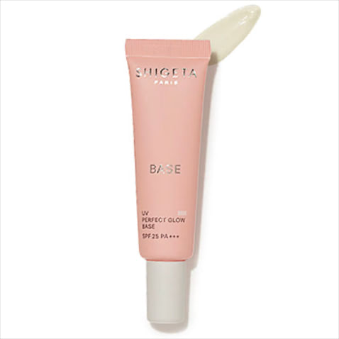 SHIGETA UV パーフェクトグロウ ベース SPF25 PA +++ 25mL 3,850円／メイクアップキッチン　スキンケア効果や外的刺激から守るプロテクション機能があるうえに、シトラス由来果実成分で毛穴レスな肌を実現する。表面をなめらかに見せ、キメの整った肌感を演出し、プロテクション機能の高さを追求しながらも、SPF25 PA+++を実現したハイブリッドな化粧下地。水のヴェールをまとったようなみずみずしい透明感を叶え、その後に重ねるファンデーションを美しく際立たせる無色透明のタイプ。