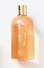 ジャスミン&サンローズ バス&シャワージェル 300mL 3,960円／モルトンブラウン　「高級ホテル風のバブルバスも楽しめるボディソープ。なによりバスルームに広がるジャスミンの香りがいい！ 洗ったあとも幸福感にひたれます」（化粧品会社経営／常岡さん）
