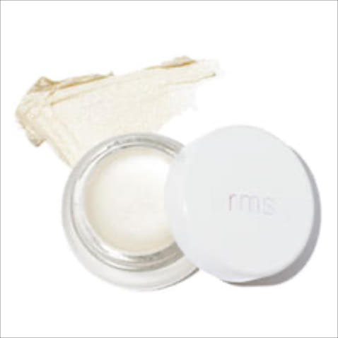 肌を休める日専用のハイライター：rms beauty ルミナイザー 5mL 5,390円／アルファネット　リップとしても使用可能。■「保湿効果があるので肌に負担をかけたくない、おうち時間を過ごすときに使います。水分を含ませるイメージと、外側から光を集める役割の2つの目的をかなえ、生き生きとした表情に。コンビニなどのちょっとした外出にも安心」（ちゃりこさん）