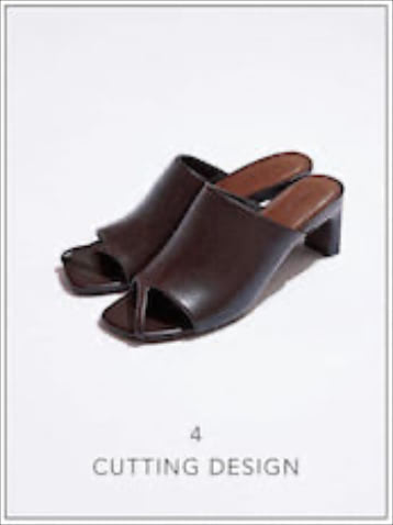 ブラウンサンダル（6） 8,250円／STYLEMIXER（バロックジャパンリミテッド）　細長いフォルム。淡色やカラーボトムをうまく引き締めてくれるダークブラウンは夏に重宝。中底は低反発クッションだから疲れにくい。