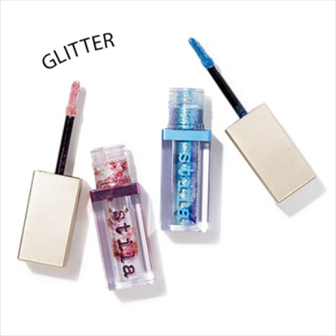 【遊び心を感じさせる強めのラメ】リッター＆グロウ リキッド アイシャドウ 5ml 各3,857円(編集部調べ)　韓国の空港の免税店で買ったリキッドアイシャドウ。この派手なラメ感は海外コスメならでは。目頭や目尻のポイントにしたり、ベージュシャドウの上にほんのり重ねたりするのがオススメ。(長澤さん)【POINT】さまざまなサイズのパールとグリッターがMIXされたリキッドアイシャドウ。軽い使用感にも関わらず、しっかりと発色し、長時間キレイな目元が続く。LOOKFANTASTICで購入できる。