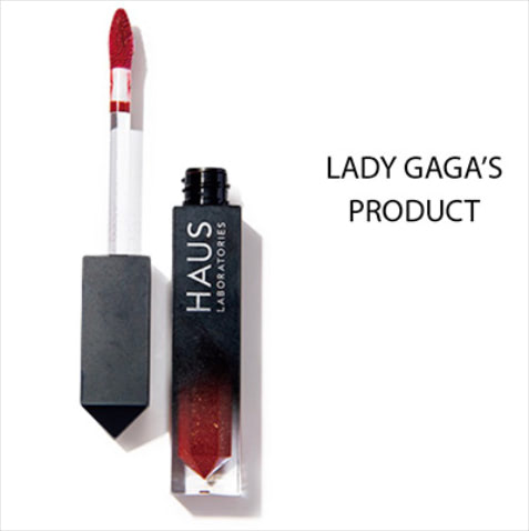 【シックに仕上がる色みと照り】LE RIOT LIP GLOSS 3,110円(編集部調べ)　レディー・ガガのビューティブランド。スタイリッシュな見た目のリップグロスは、発色のよさ＆ほのかなラメ感により、キレイめな印象になりすぎないところがお気に入り。 (菊池)【POINT】ベタつかず、なめらかなつけ心地で唇を立体的に仕上げるジェルタイプのリップグロス。シマー、パール、マットなど、幅広い仕上がりを楽しめる24色展開。単体でつかうのはもちろん、口紅の上から重ねれば、ふっくらとした唇に。Amazonで購入可能